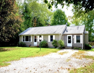 8 Clayton Rd, Middleboro, Massachusetts, 2 Bedrooms Bedrooms, 5 Rooms Rooms,1 BathroomBathrooms,Residential,For Sale,Clayton Rd,73437894