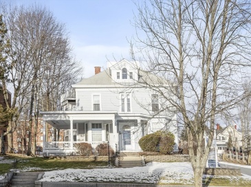 150 Summer St, Haverhill, Massachusetts, 1 Bedroom Bedrooms, 4 Rooms Rooms,1 BathroomBathrooms,Residential Lease,For Rent,Summer St,73464384