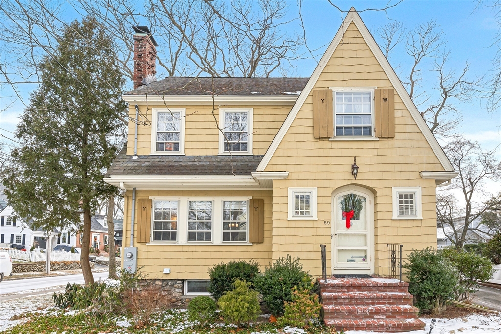 89 Lovell Rd, Melrose, Massachusetts, 3 Bedrooms Bedrooms, 7 Rooms Rooms,2 BathroomsBathrooms,Residential,For Sale,Lovell Rd,73466246