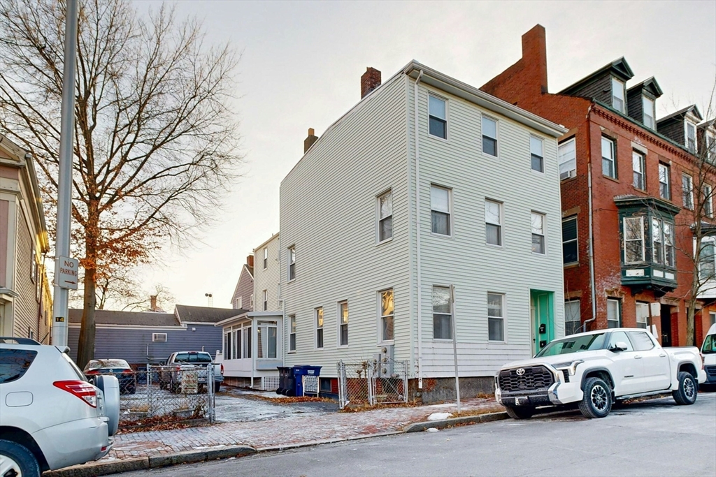 78 Otis Street, Cambridge, Massachusetts, 6 Bedrooms Bedrooms, 16 Rooms Rooms,3 BathroomsBathrooms,Residential Income,For Sale,Otis Street,73466252