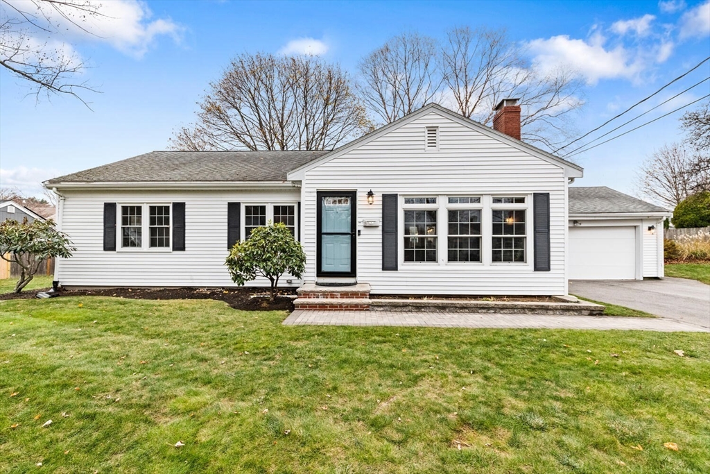 19 Berrywood Lane, Beverly, Massachusetts, 3 Bedrooms Bedrooms, 6 Rooms Rooms,1.5 BathroomsBathrooms,Residential,For Sale,Berrywood Lane,73466255
