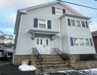 39 Bay Street, New Bedford, Massachusetts, 2 Bedrooms Bedrooms, 5 Rooms Rooms,1 BathroomBathrooms,Residential Lease,For Rent,Bay Street,73466290
