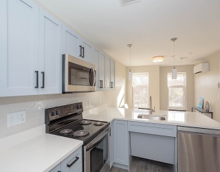 882 Massachuetts Ave, Arlington, Massachusetts, 1 Bedroom Bedrooms, 3 Rooms Rooms,1 BathroomBathrooms,Residential Lease,For Rent,Massachuetts Ave,73466310