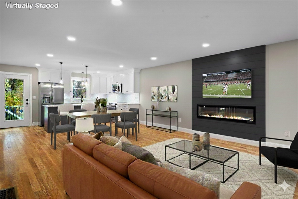 9 Acton Rd, Chelmsford, Massachusetts, 3 Bedrooms Bedrooms, 6 Rooms Rooms,3.5 BathroomsBathrooms,Residential,For Sale,Acton Rd,73466348