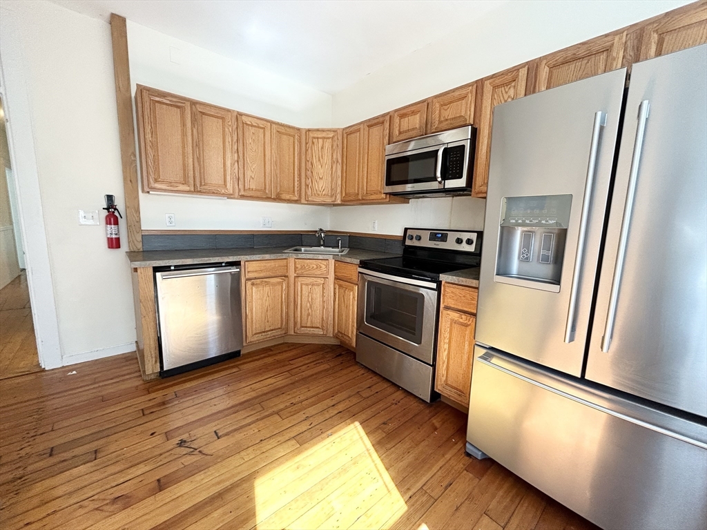 1 Folsom Ave, Boston, Massachusetts, 4 Bedrooms Bedrooms, 6 Rooms Rooms,1.5 BathroomsBathrooms,Residential Lease,For Rent,Folsom Ave,72122835