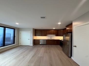 400 West Broadway, Boston, Massachusetts, 2 Rooms Rooms,1 BathroomBathrooms,Residential Lease,For Rent,West Broadway,73466408