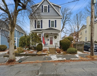 14 Harrison Ave, Beverly, Massachusetts, 4 Bedrooms Bedrooms, 8 Rooms Rooms,2.5 BathroomsBathrooms,Residential,For Sale,Harrison Ave,73466410