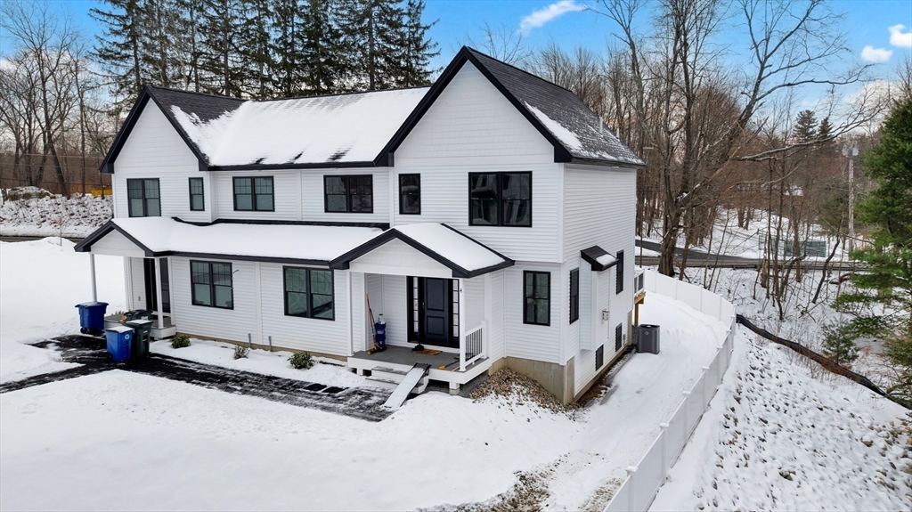 711 Massachusetts Ave, Lunenburg, Massachusetts, 3 Bedrooms Bedrooms, 6 Rooms Rooms,2.5 BathroomsBathrooms,Residential,For Sale,Massachusetts Ave,73466433