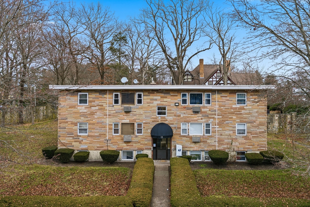 11 Auna Dr, Brockton, Massachusetts, 2 Bedrooms Bedrooms, 4 Rooms Rooms,1 BathroomBathrooms,Residential,For Sale,Auna Dr,73466441