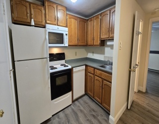 19 Church St, North Attleboro, Massachusetts, 1 Bedroom Bedrooms, 3 Rooms Rooms,1 BathroomBathrooms,Residential Lease,For Rent,Church St,73466471