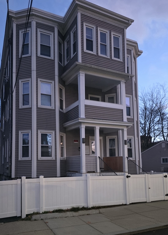 10 Itasca, Boston, Massachusetts, 3 Bedrooms Bedrooms, 7 Rooms Rooms,1 BathroomBathrooms,Residential Lease,For Rent,Itasca,73466493
