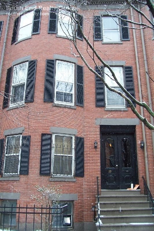 19 East Springfield Street, Boston, Massachusetts, 1 Bedroom Bedrooms, 3 Rooms Rooms,1 BathroomBathrooms,Residential Lease,For Rent,East Springfield Street,73466592