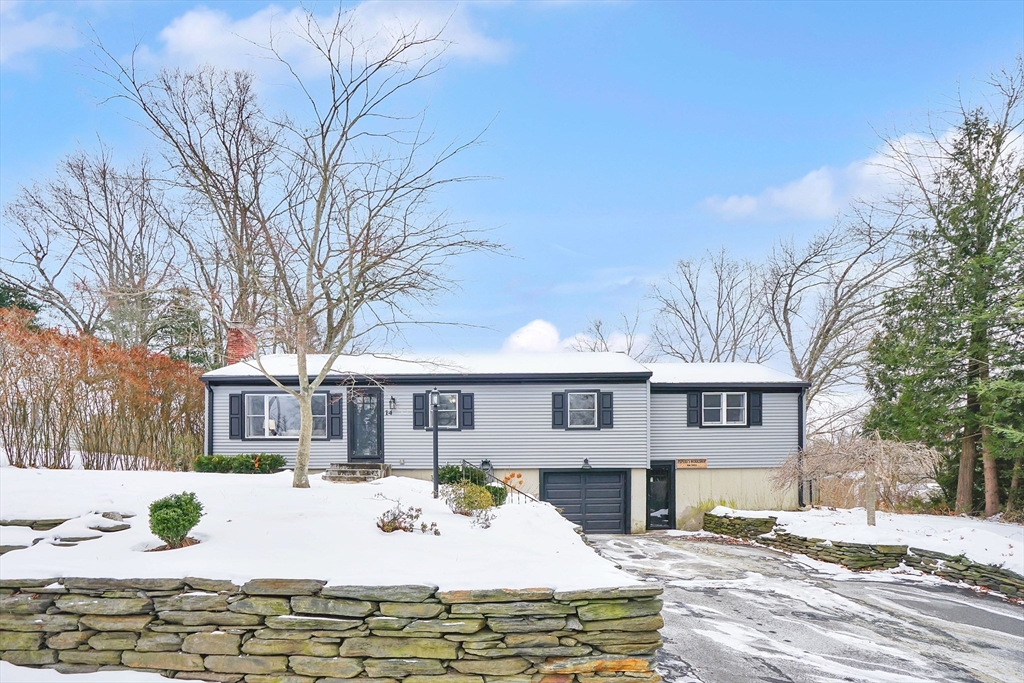 14 Briarcliff Dr, Agawam, Massachusetts, 4 Bedrooms Bedrooms, 8 Rooms Rooms,2 BathroomsBathrooms,Residential,For Sale,Briarcliff Dr,73466528