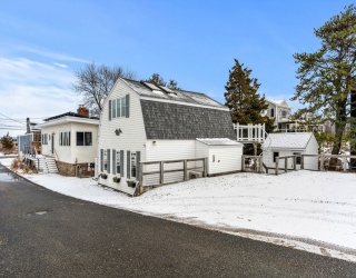 5 I St, Newburyport, Massachusetts, 2 Bedrooms Bedrooms, 4 Rooms Rooms,1.5 BathroomsBathrooms,Residential Lease,For Rent,I St,73466537