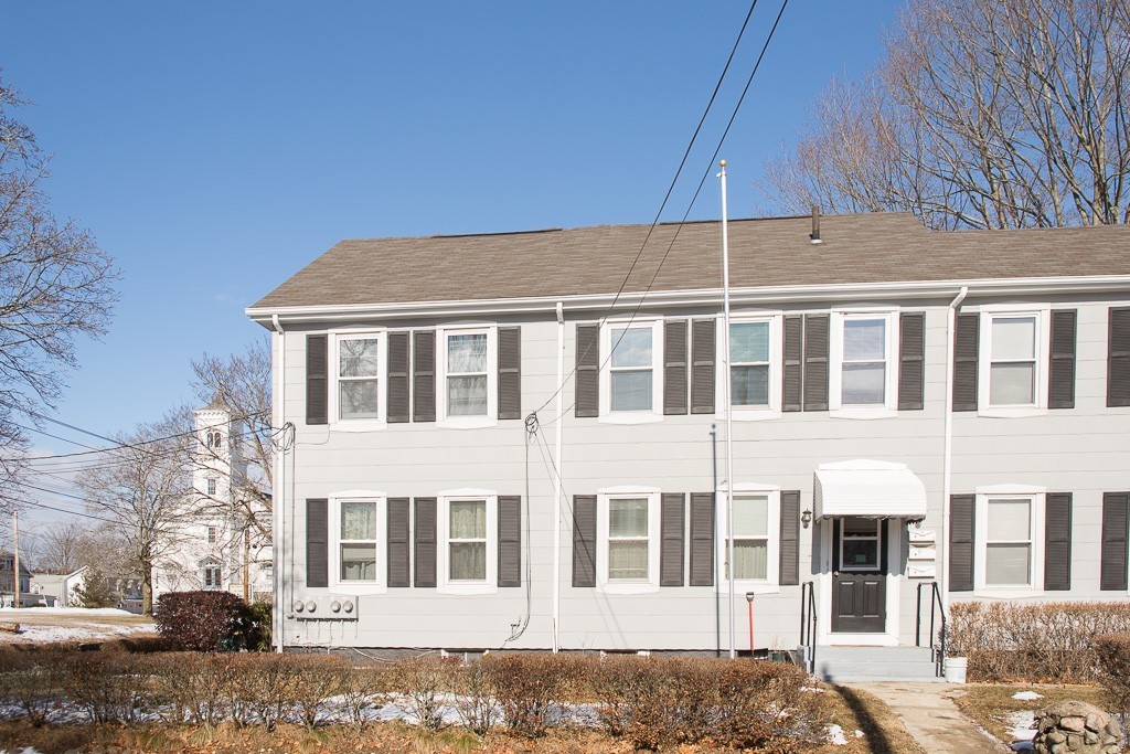 271 North Washington St, North Attleboro, Massachusetts, 1 Bedroom Bedrooms, 3 Rooms Rooms,1 BathroomBathrooms,Residential Lease,For Rent,North Washington St,73466568