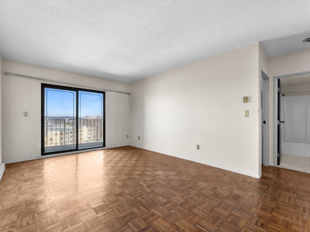 2353 Massachusetts Ave, Cambridge, Massachusetts, 1 Bedroom Bedrooms, 3 Rooms Rooms,1 BathroomBathrooms,Residential,For Sale,Massachusetts Ave,73466575