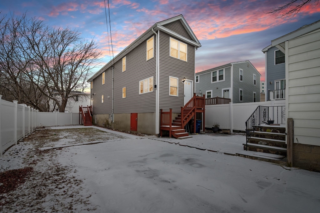 15-R Argyle St, Revere, Massachusetts, 2 Bedrooms Bedrooms, 6 Rooms Rooms,2.5 BathroomsBathrooms,Residential,For Sale,Argyle St,73466574