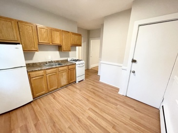 1574 Tremont Street, Boston, Massachusetts, 3 Bedrooms Bedrooms, 4 Rooms Rooms,1.5 BathroomsBathrooms,Residential Lease,For Rent,Tremont Street,71962222