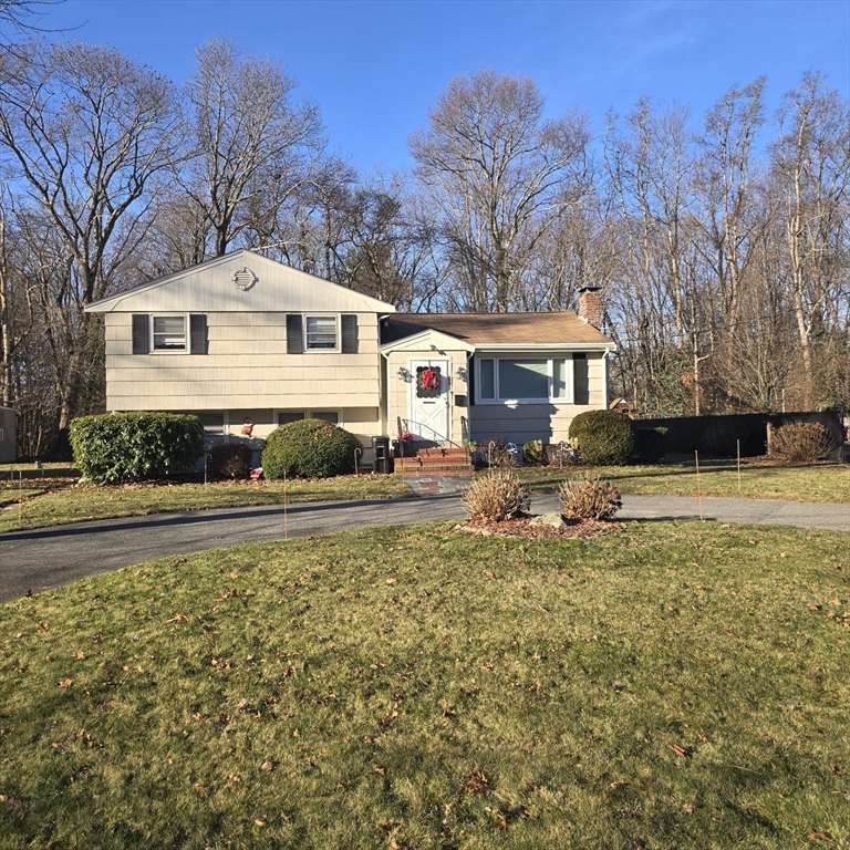 81 Hancock Avenue, Brockton, Massachusetts, 3 Bedrooms Bedrooms, 9 Rooms Rooms,1.5 BathroomsBathrooms,Residential,For Sale,Hancock Avenue,73466643