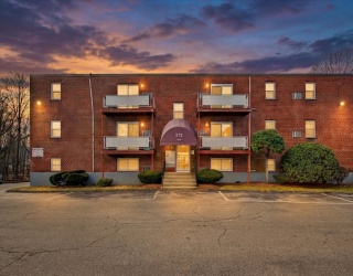 272 Albion St, Wakefield, Massachusetts, 2 Bedrooms Bedrooms, 5 Rooms Rooms,1 BathroomBathrooms,Residential Lease,For Rent,Albion St,73462966