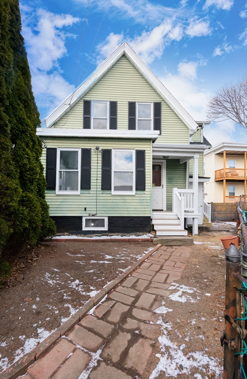79 Brookline St, Lynn, Massachusetts, 3 Bedrooms Bedrooms, 6 Rooms Rooms,1 BathroomBathrooms,Residential,For Sale,Brookline St,73466657