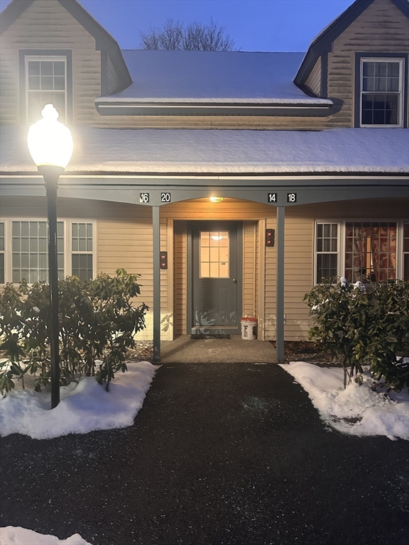 16 Kennedy Dr, Chelmsford, Massachusetts, 2 Bedrooms Bedrooms, 5 Rooms Rooms,1.5 BathroomsBathrooms,Residential Lease,For Rent,Kennedy Dr,73466682