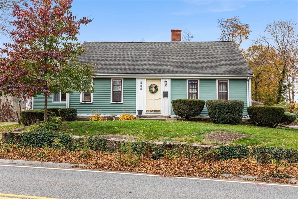 330 Mount Hope Street, North Attleboro, Massachusetts, 3 Bedrooms Bedrooms, 10 Rooms Rooms,1.5 BathroomsBathrooms,Residential,For Sale,Mount Hope Street,73451419