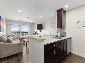 133 Commander Shea Blvd, Quincy, Massachusetts, 1 Bedroom Bedrooms, 3 Rooms Rooms,1 BathroomBathrooms,Residential Lease,For Rent,Commander Shea Blvd,73462110