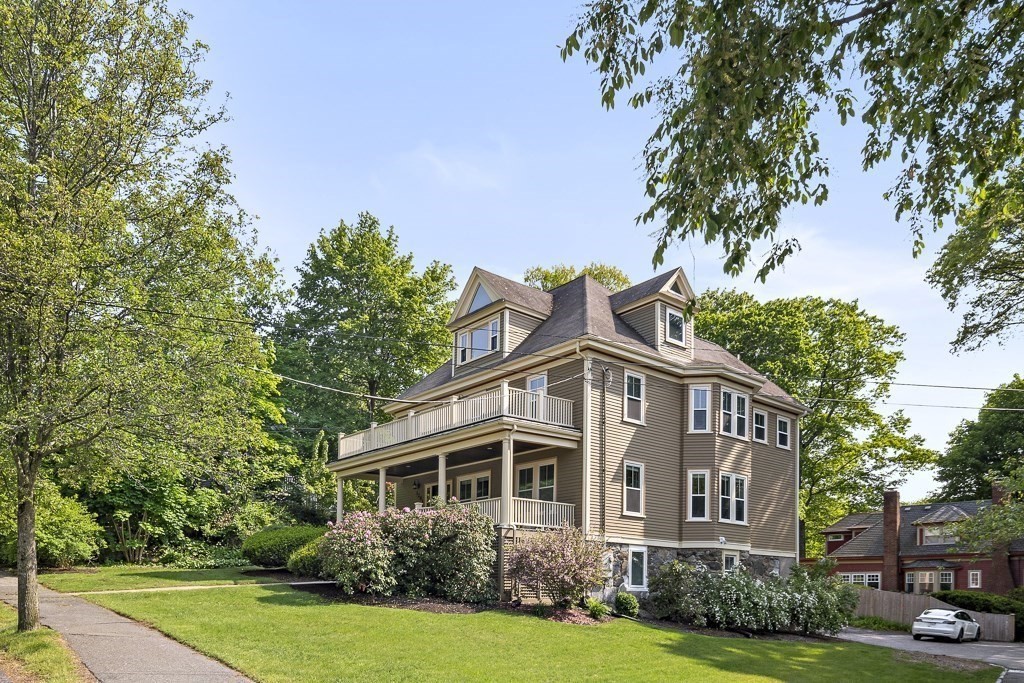 1281 Walnut St, Newton, Massachusetts, 4 Bedrooms Bedrooms, 6 Rooms Rooms,3 BathroomsBathrooms,Residential Lease,For Rent,Walnut St,73466809