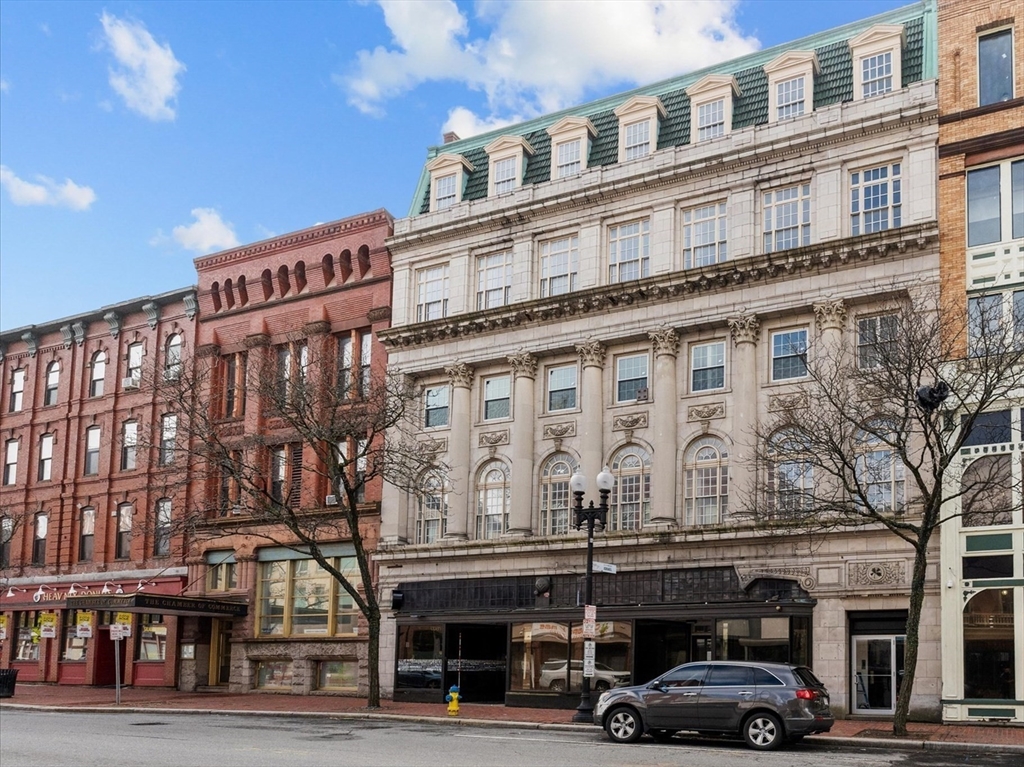 280 Essex Street, Lawrence, Massachusetts, 2 Bedrooms Bedrooms, 4 Rooms Rooms,1 BathroomBathrooms,Residential Lease,For Rent,Essex Street,73466699