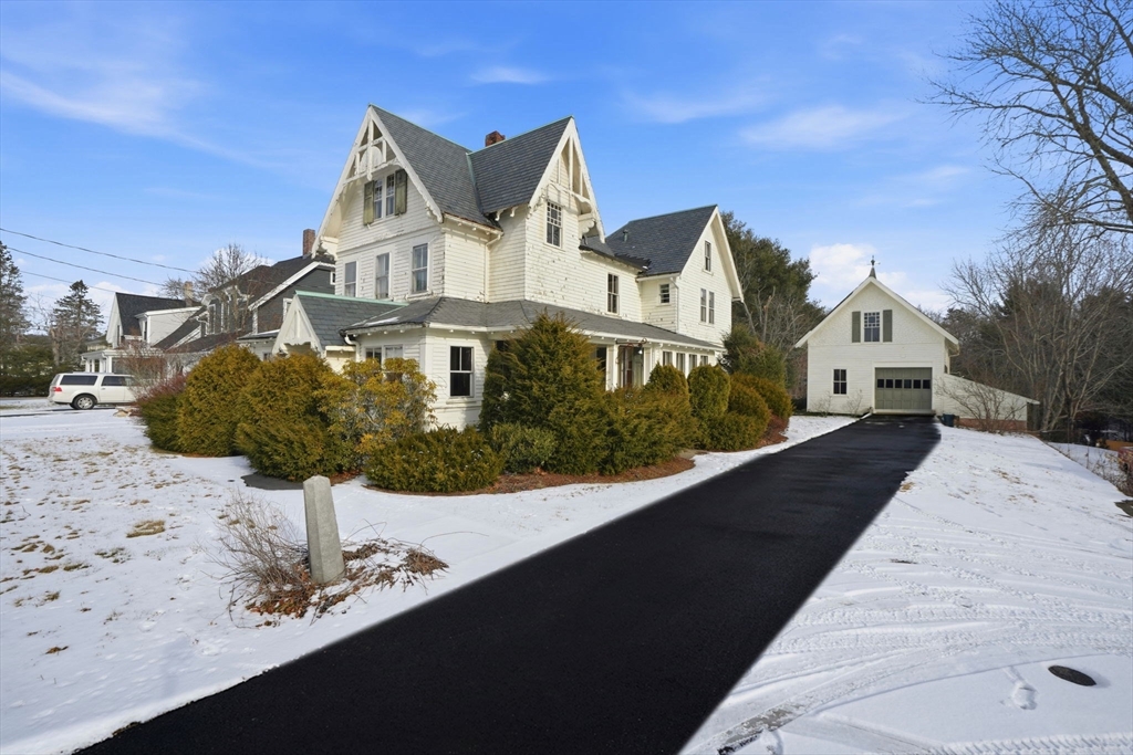 149 Summer St, Kingston, Massachusetts, 4 Bedrooms Bedrooms, 10 Rooms Rooms,3.5 BathroomsBathrooms,Residential,For Sale,Summer St,73466698