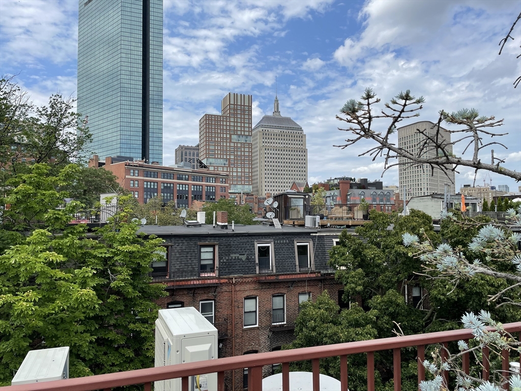 33 Lawrence St, Boston, Massachusetts, 2 Bedrooms Bedrooms, 6 Rooms Rooms,2 BathroomsBathrooms,Residential Lease,For Rent,Lawrence St,73466707