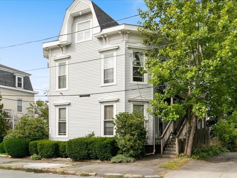 7-9 Clinton Street, Haverhill, Massachusetts, 2 Bedrooms Bedrooms, 5 Rooms Rooms,1.5 BathroomsBathrooms,Residential,For Sale,Clinton Street,73466710