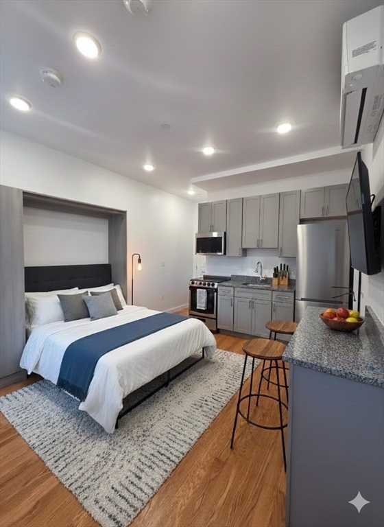 165 Hawthorne, Chelsea, Massachusetts, 1 Room Rooms,1 BathroomBathrooms,Residential Lease,For Rent,Hawthorne,73466714