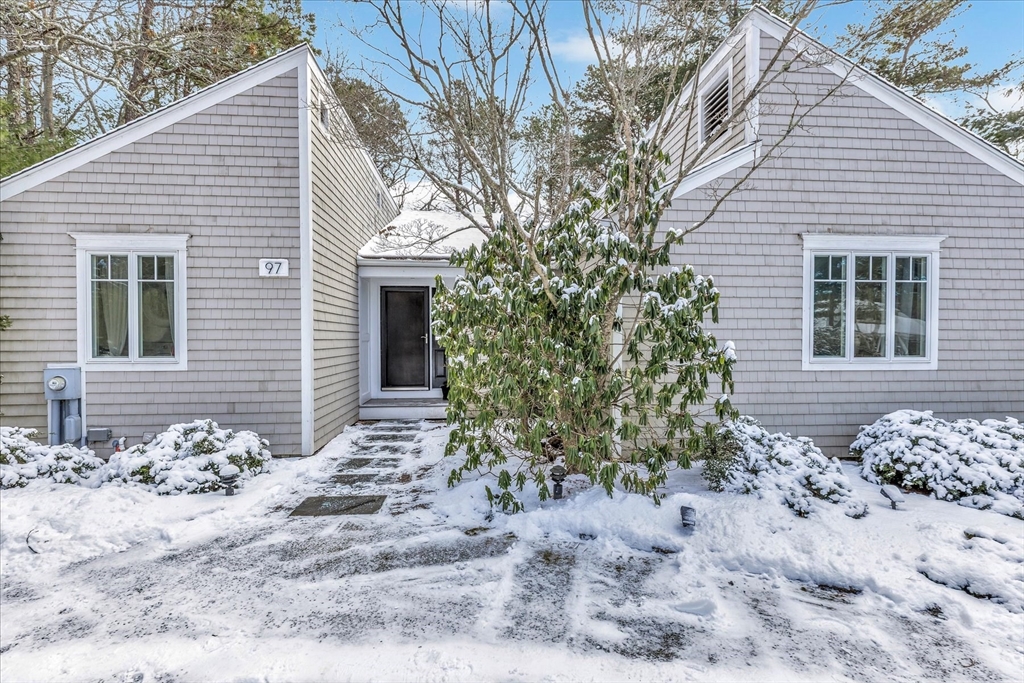 97 Walton Heath Way, Mashpee, Massachusetts, 3 Bedrooms Bedrooms, 6 Rooms Rooms,2.5 BathroomsBathrooms,Residential,For Sale,Walton Heath Way,73466727