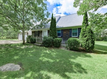 68 Twentieth Street South, Edgartown, Massachusetts, 4 Bedrooms Bedrooms, 7 Rooms Rooms,3 BathroomsBathrooms,Residential,For Sale,Twentieth Street South,73466772