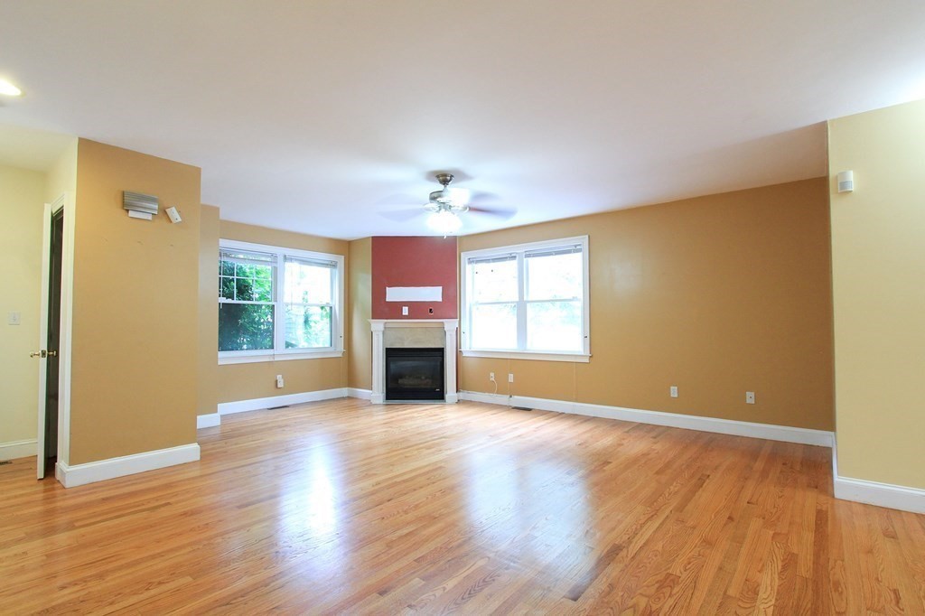 6 Adams Street, Newton, Massachusetts, 5 Bedrooms Bedrooms, 8 Rooms Rooms,3.5 BathroomsBathrooms,Residential Lease,For Rent,Adams Street,73466776