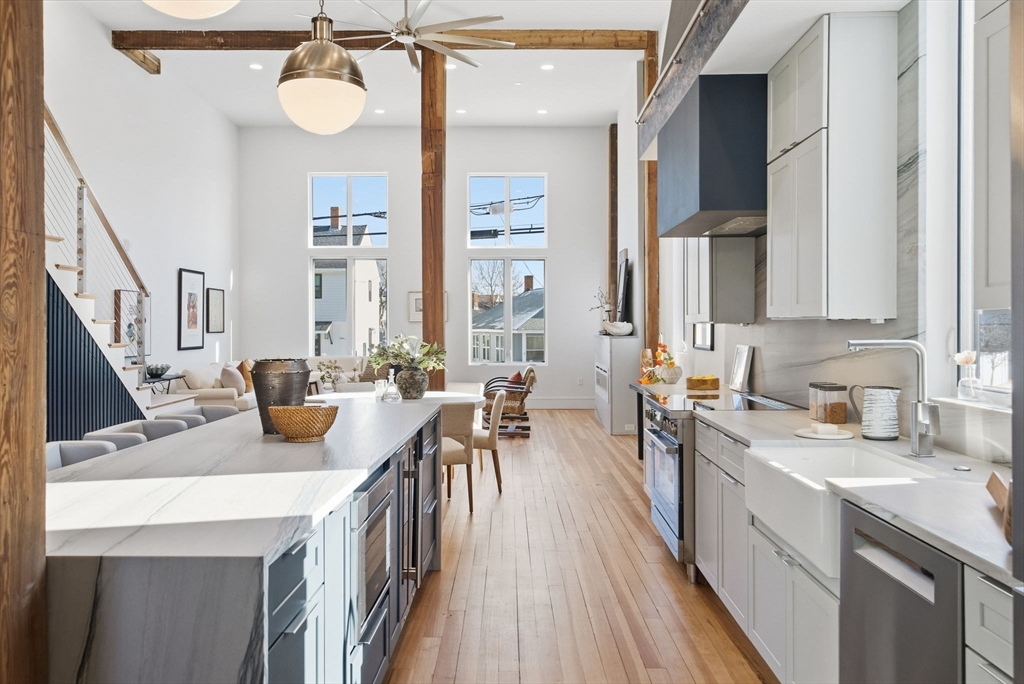 1001 Shirley, Winthrop, Massachusetts, 2 Bedrooms Bedrooms, 5 Rooms Rooms,2.5 BathroomsBathrooms,Residential,For Sale,Shirley,73466792