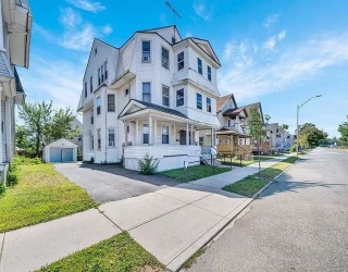 723 Carew St, Springfield, Massachusetts, 3 Bedrooms Bedrooms, 6 Rooms Rooms,1 BathroomBathrooms,Residential Lease,For Rent,Carew St,73466848