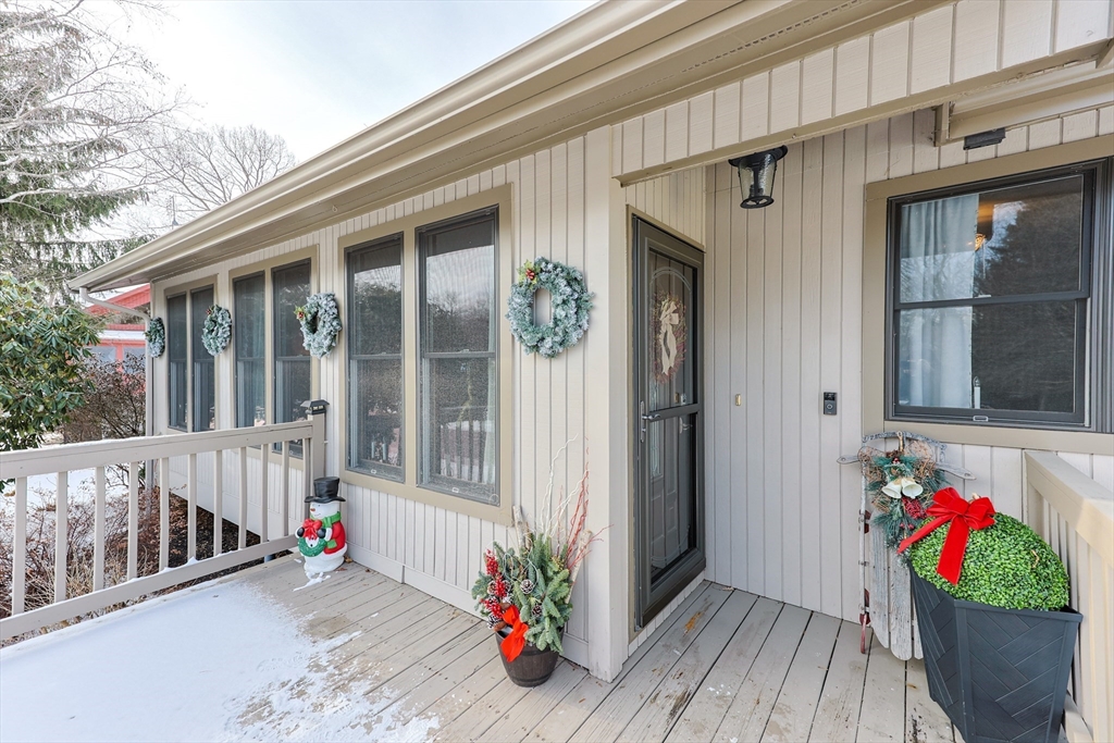 36 Bruce Avenue, Shrewsbury, Massachusetts, 3 Bedrooms Bedrooms, 7 Rooms Rooms,2.5 BathroomsBathrooms,Residential,For Sale,Bruce Avenue,73466881