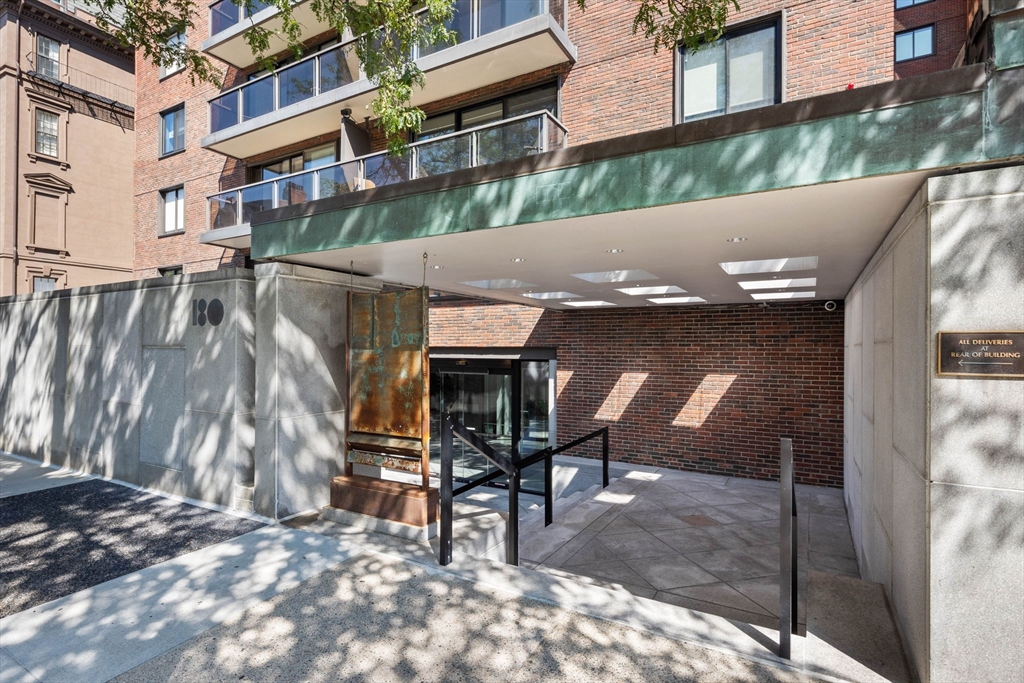 180 Beacon, Boston, Massachusetts, 3 Bedrooms Bedrooms, 6 Rooms Rooms,2.5 BathroomsBathrooms,Residential Lease,For Rent,Beacon,73455246