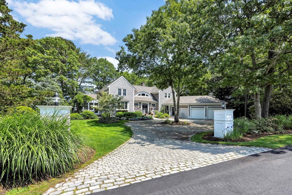 77 The Heights, Mashpee, Massachusetts, 4 Bedrooms Bedrooms, 9 Rooms Rooms,3.5 BathroomsBathrooms,Residential,For Sale,The Heights,73336903