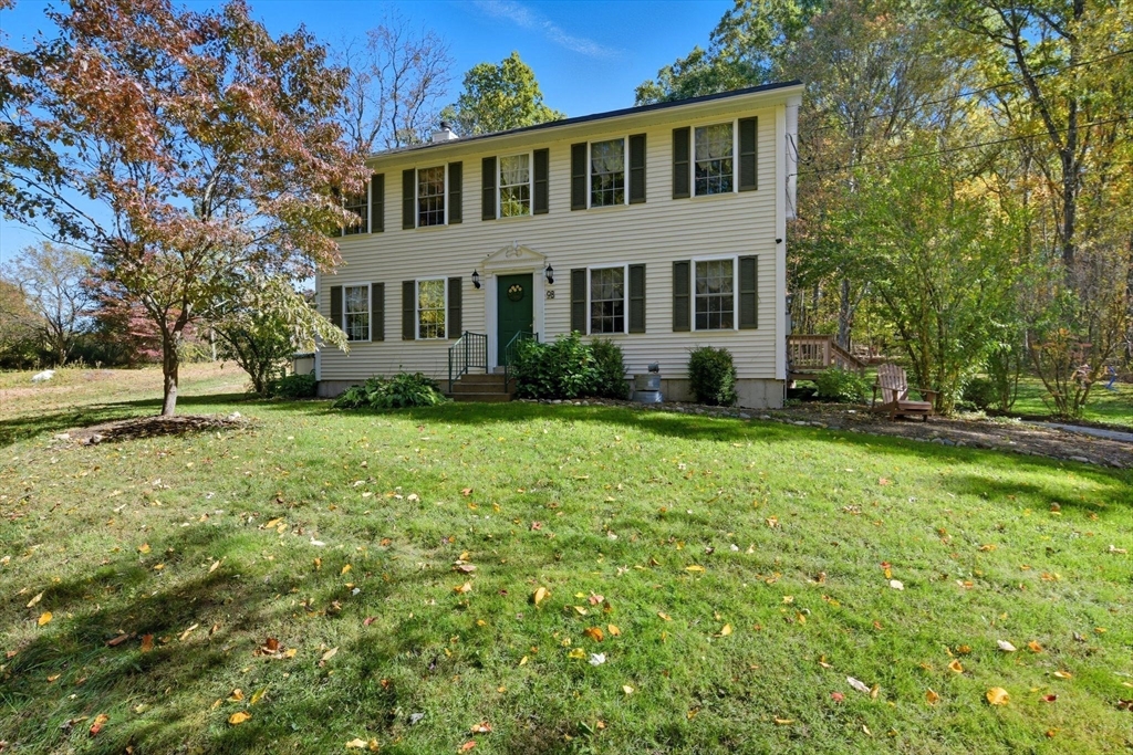 98 Mort Vining Rd, Southwick, Massachusetts, 3 Bedrooms Bedrooms, 6 Rooms Rooms,2 BathroomsBathrooms,Residential,For Sale,Mort Vining Rd,73459296