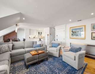 40-42 Mount Vernon St, Boston, Massachusetts, 2 Bedrooms Bedrooms, 4 Rooms Rooms,2 BathroomsBathrooms,Residential,For Sale,Mount Vernon St,73466885