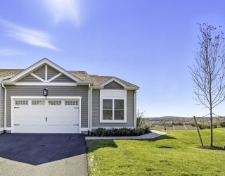 22 Horizon Dr, Millbury, Massachusetts, 2 Bedrooms Bedrooms, 6 Rooms Rooms,2 BathroomsBathrooms,Residential Lease,For Rent,Horizon Dr,73466892