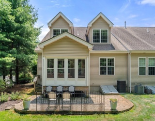 26 Stonebridge Dr, Hanson, Massachusetts, 3 Bedrooms Bedrooms, 6 Rooms Rooms,2.5 BathroomsBathrooms,Residential,For Sale,Stonebridge Dr,73466897