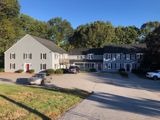 39 Lantern Lane, Dracut, Massachusetts, 2 Bedrooms Bedrooms, 5 Rooms Rooms,1 BathroomBathrooms,Residential Lease,For Rent,Lantern Lane,73439533