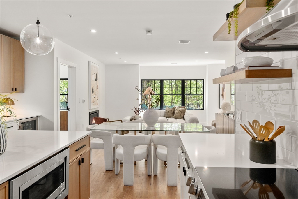 20 Audubon Way, Canton, Massachusetts, 2 Bedrooms Bedrooms, 5 Rooms Rooms,2.5 BathroomsBathrooms,Residential,For Sale,Audubon Way,73466920