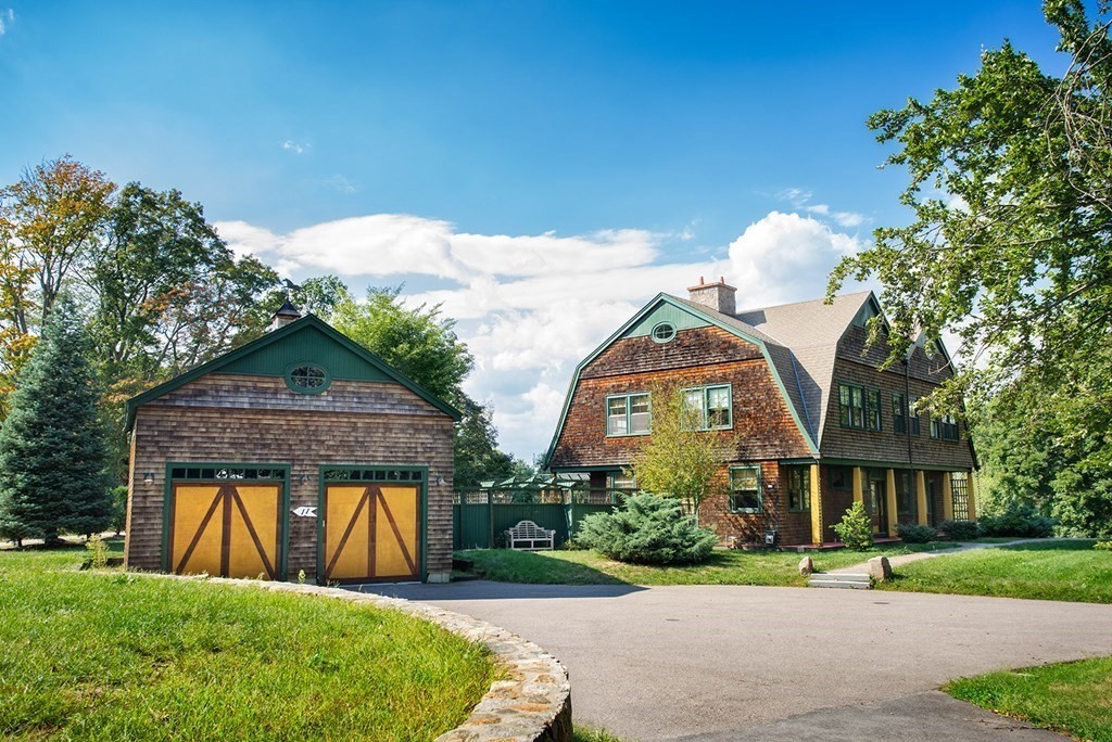 11 Green Street, Milton, Massachusetts, 4 Bedrooms Bedrooms, 10 Rooms Rooms,3.5 BathroomsBathrooms,Residential Lease,For Rent,Green Street,73466990