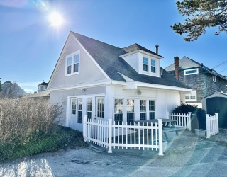 97A Beach Avenue, Hull, Massachusetts, 2 Bedrooms Bedrooms, 3 Rooms Rooms,2 BathroomsBathrooms,Residential Lease,For Rent,Beach Avenue,73467013